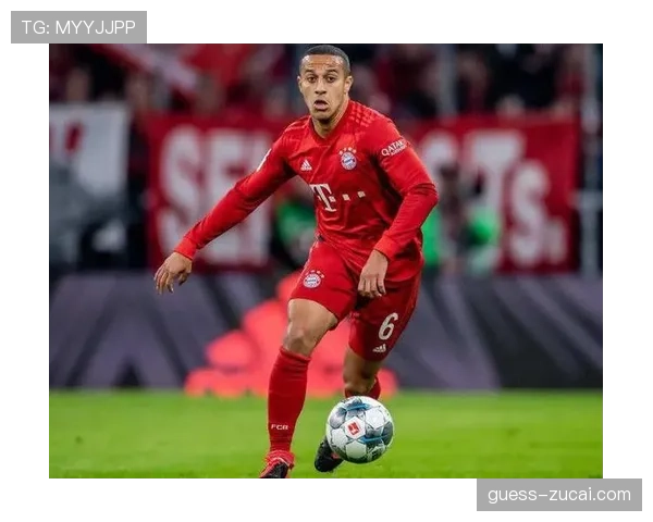 拜仁中场比朔夫左小腿肌纤维撕裂 中场人员轮换面临紧张局面